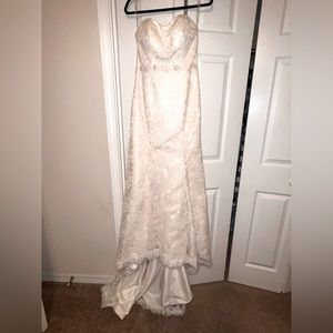 Beautiful Strapless Wedding Dress